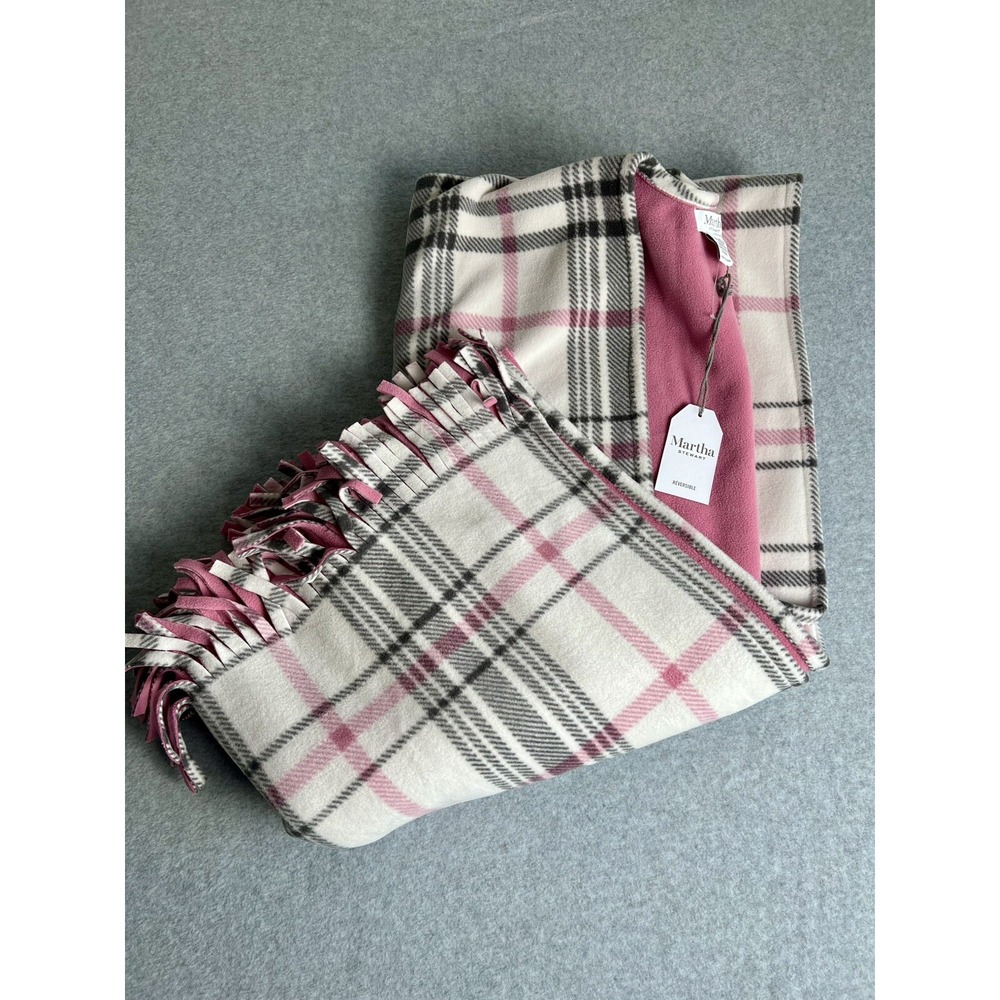 NWT!! MARTHA STEWART PINK GRAY WHITE PLAID FRINGED CAPE SHAWL‎ ONE SIZE FITS ALL